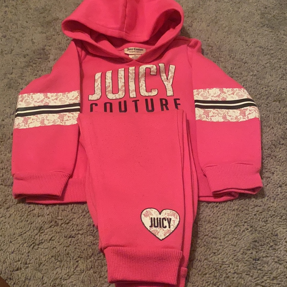 2 PIECE JUICY COUTURE SWEAT SUIT FOR GIRLS SZ3T